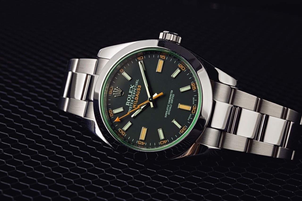 Rolex Milgauss 116400GV mặt đen và kính xanh