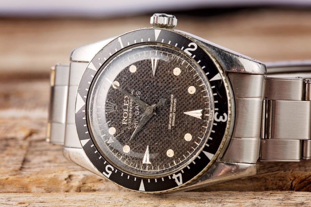 Rolex Milgauss 6541 mặt honeycomb và bezel xoay