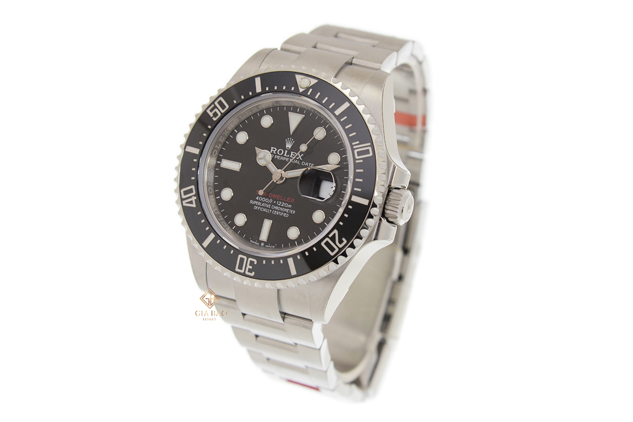 Rolex Sea-Dweller 126600 nhìn cạnh vỏ và dây Oyster tại Gia Bảo