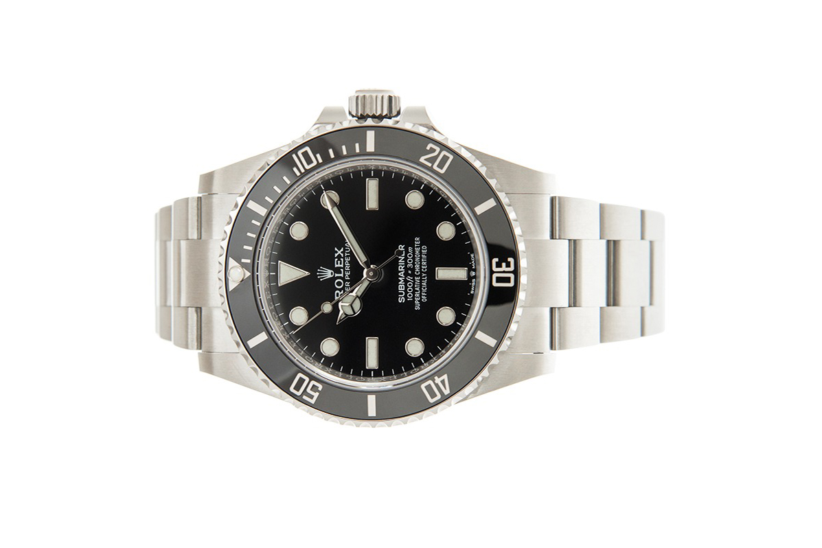 Rolex Submariner 124060 No-Date mặt đen, ảnh Gia Bảo