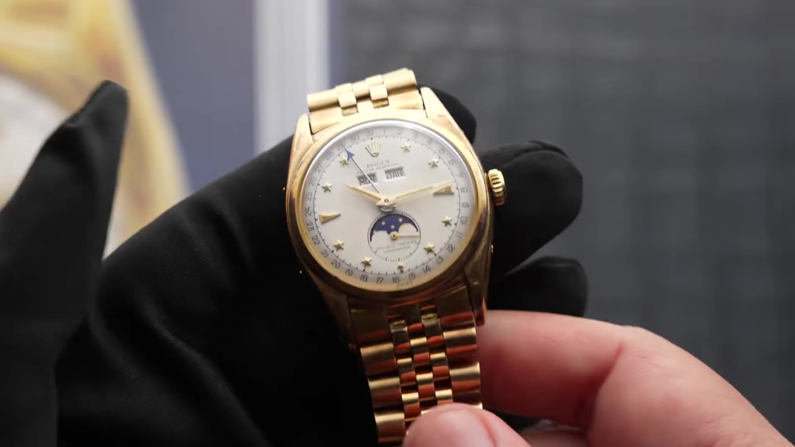Rolex 6062 Stelline với cọc sao, lịch ba chức năng và lịch trăng trong video Gia Bảo