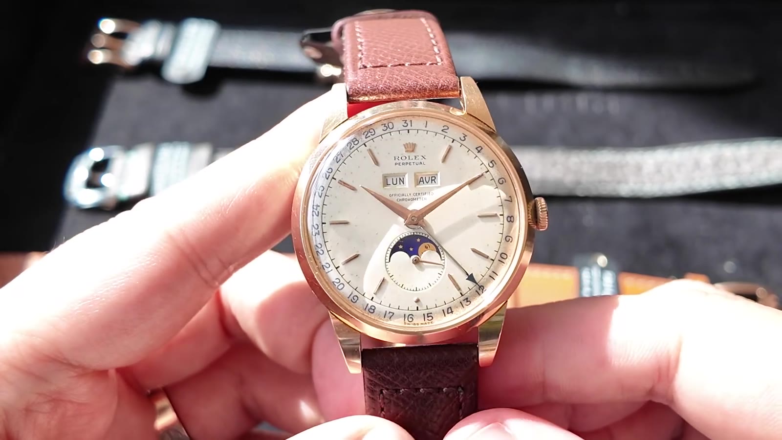 Rolex 8171 Padellone với lịch ba chức năng và lịch trăng trong video Gia Bảo
